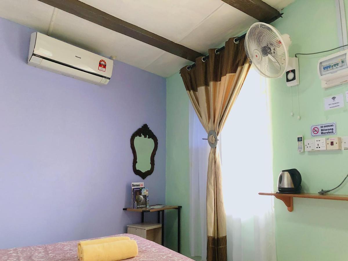 Merdeka Guest House 2 Kuching Exteriör bild